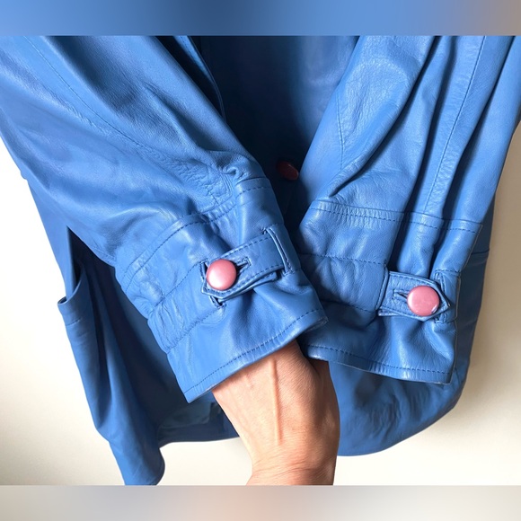 Vintage periwinkle blue leather batwing jacket - Picture 10 of 16